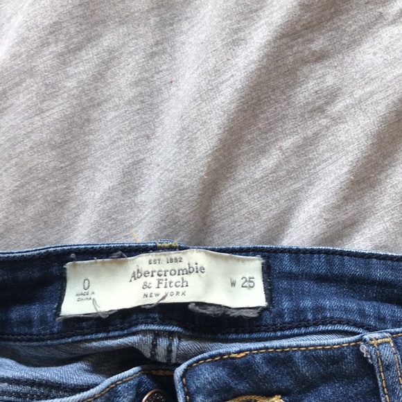 Abercrombie &  Finch Jeans - Picture 4 of 4